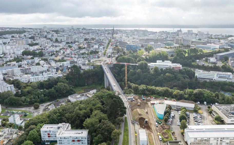 In Brest (29), the construction of the future bridge continues with the delivery of the steel framework