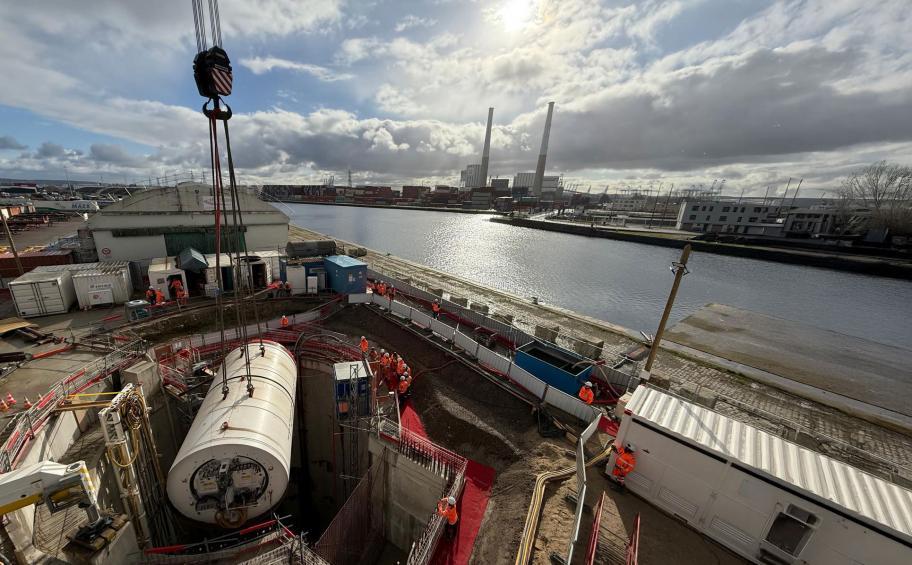 Au Havre (76), à l’aide du micro-tunnelier « Aline » Eiffage Génie Civil renouvelle le passage en siphon de l’émissaire de l’Îlet