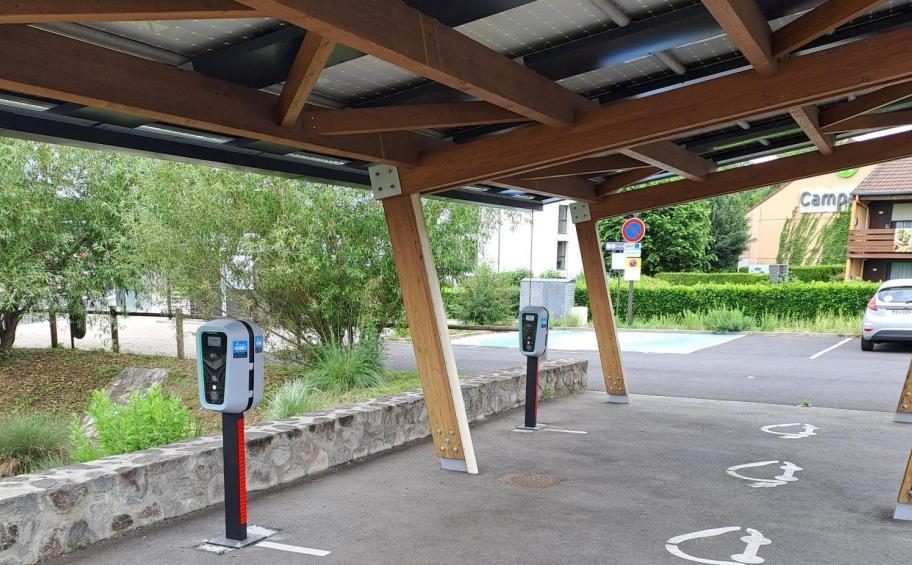 Eiffage Énergie Systèmes installs charging points for electric vehicles in Aurillac (15)