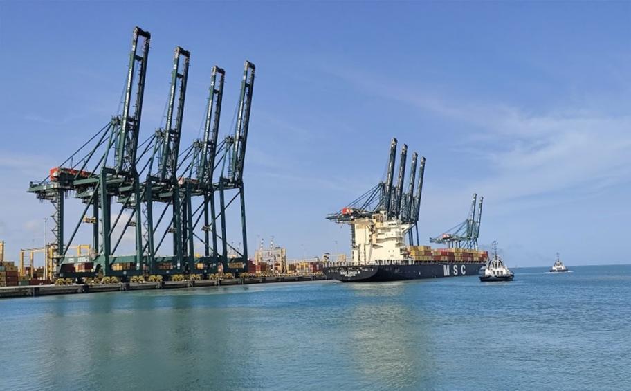 In Togo, Eiffage Génie Civil Marine has been entrusted with the deepening works of the Port of Lomé.
