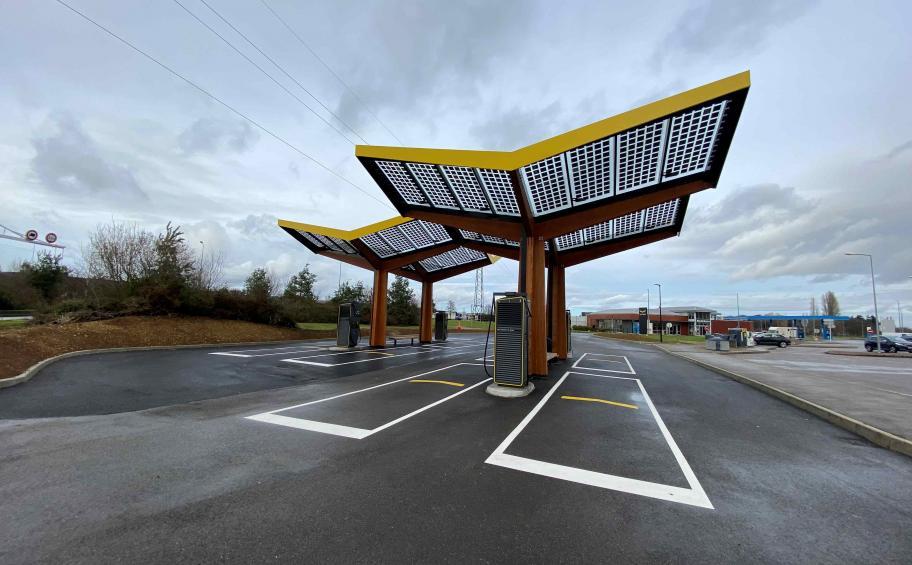 Eiffage Énergie Systèmes installs EVCS for Powerdot and Fastned in the Burgundy-Franche-Comté region