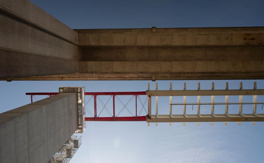 À Brest (29), le deuxième lançage du nouveau pont parallèle au pont Robert-Schuman réalisé avec succès