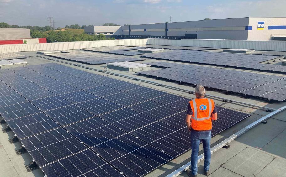 Eiffage Énergie Systèmes installs photovoltaic panels on Boullier's new workshop in Mayenne, France.