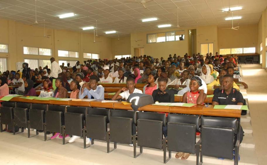 Eiffage Foundation: RéaVie, a new life for Paris Ecole Centrale lecture hall equipment in Senegal