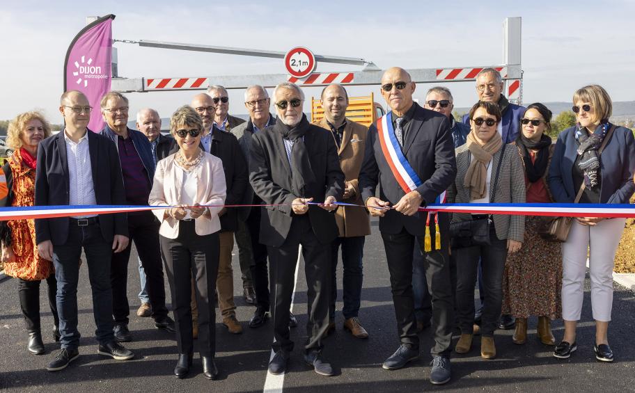 Inauguration d'une aire de covoiturage au sud de Dijon
