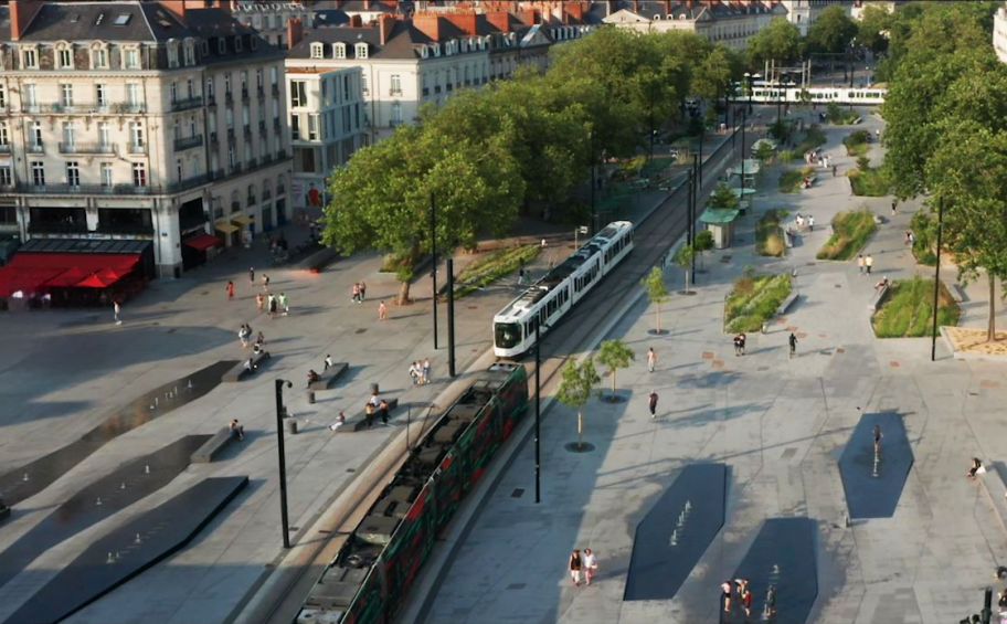 À Nantes, DLE Ouest offre un nouveau visage à la place du Commerce