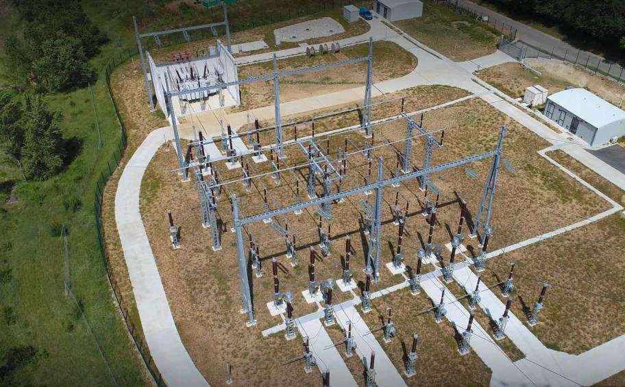 Pour Enedis, Dorsalys intègre au paysage un poste HTB à proximité de la gare Valence TGV (26)