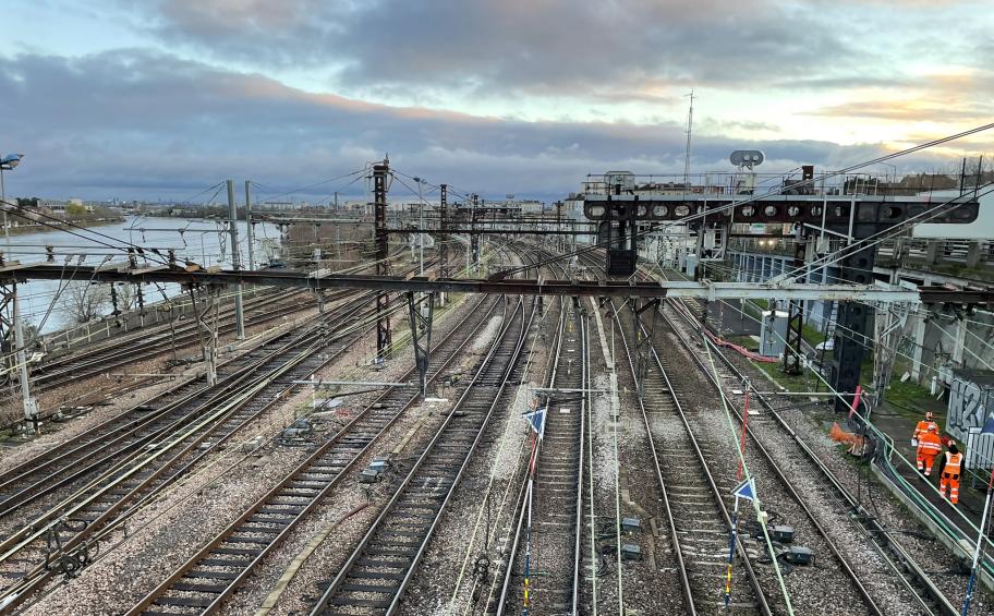 Eiffage Énergie Systèmes participe à la modernisation d’un nouveau poste d’aiguillage SEI 2006 pour SNCF Réseau à Villeneuve-Saint-Georges