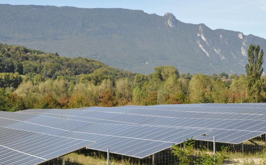 Renewable energies : APRR, TotalEnergies and Altergie open the first solar farm in Savoie (France)