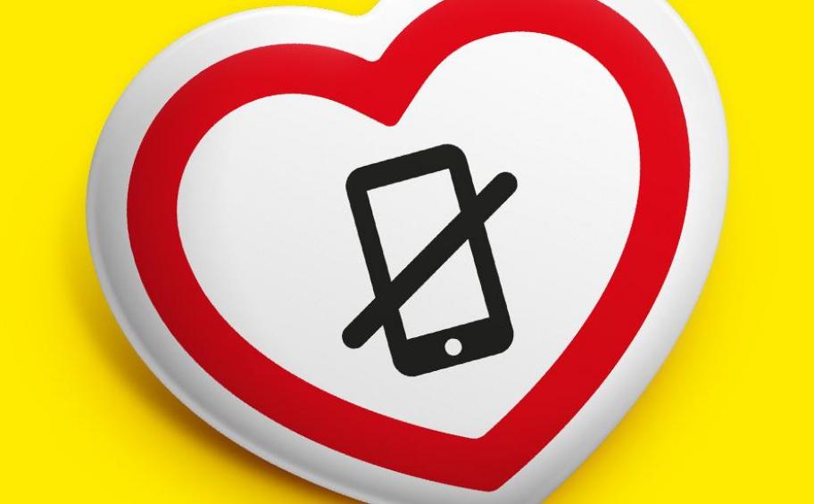 Using your Smartphone whilst driving? You know it’s dangerous!